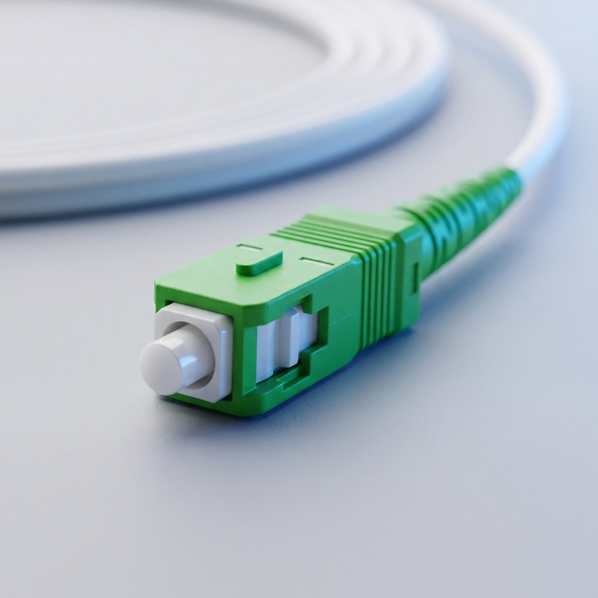 Macro du connecteur vert SC/APC d'un câble fibre optique SpeedOptic